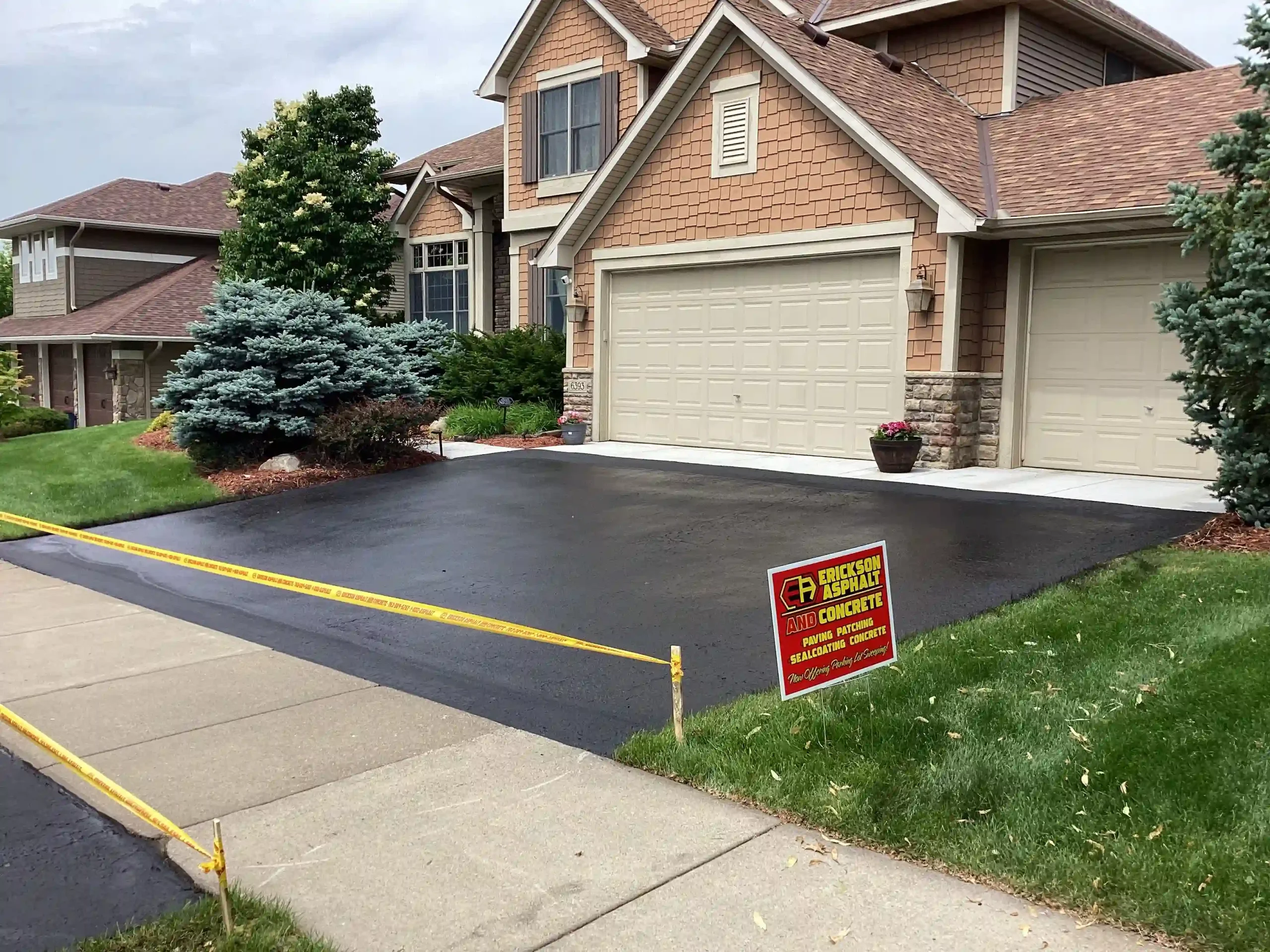 Maple Grove Driveway Sealcoating